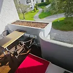 2 Room Apartment In Metro Location